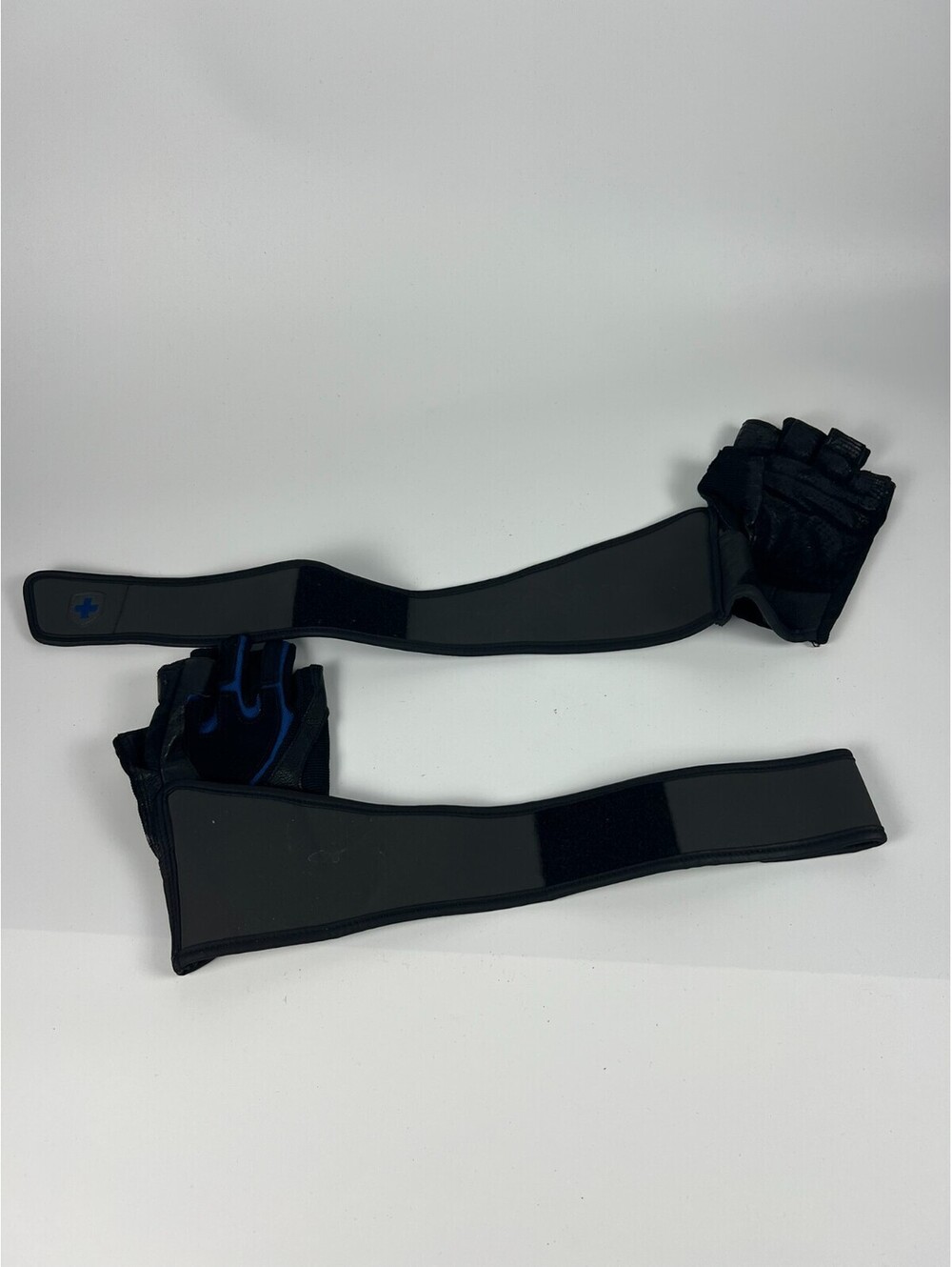 Harbinger Training Grip Wristwrap Gloves - Weightlifting MMA Size Small- used
